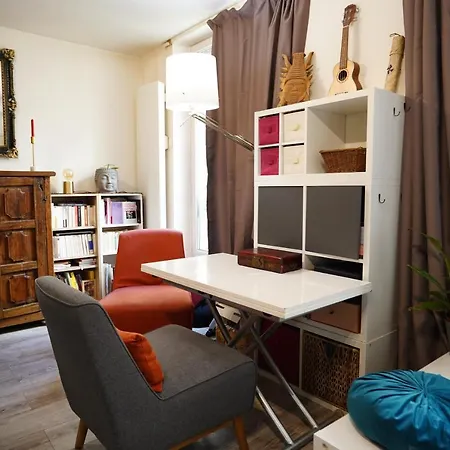 Au Calme Et Bien Desservi Apartamento París