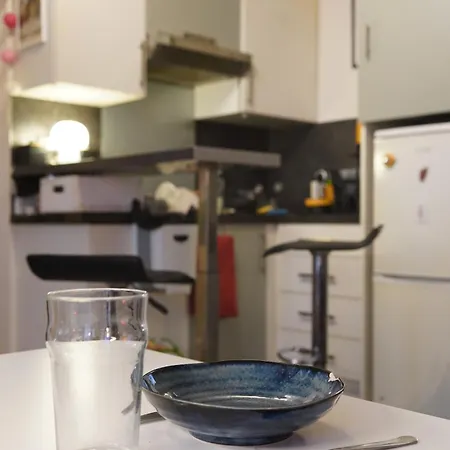 Au Calme Et Bien Desservi Parijs