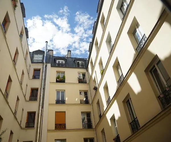 Au Calme Et Bien Desservi Apartmán