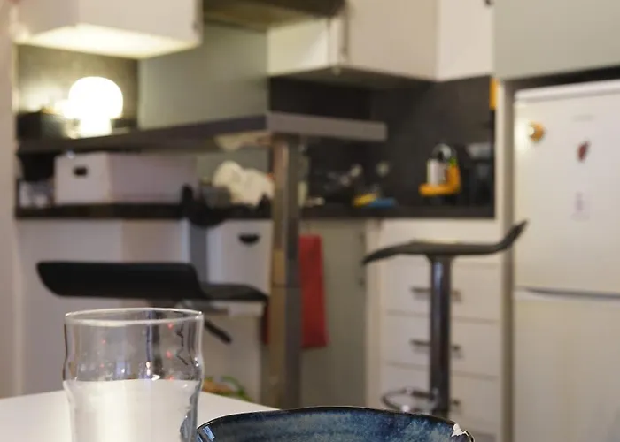 Au Calme Et Bien Desservi Paříž