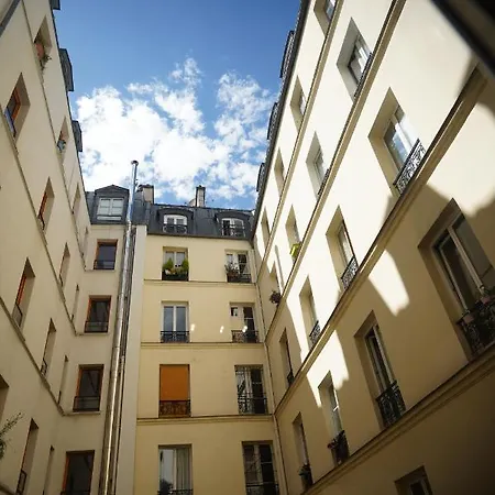Au Calme Et Bien Desservi Appartement