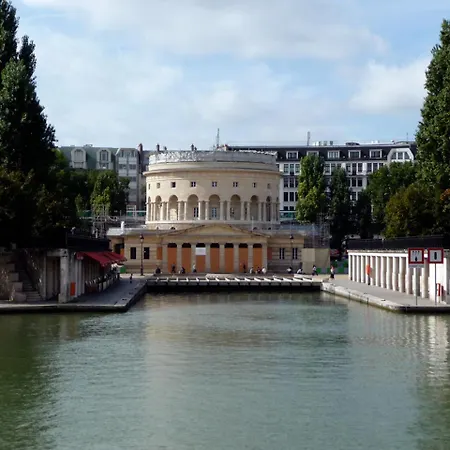 Au Calme Et Bien Desservi * Paris